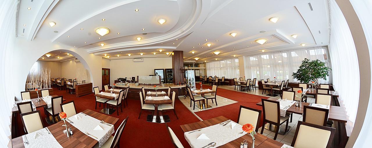 Alexandra Sport Hotel Púchov Extérieur photo