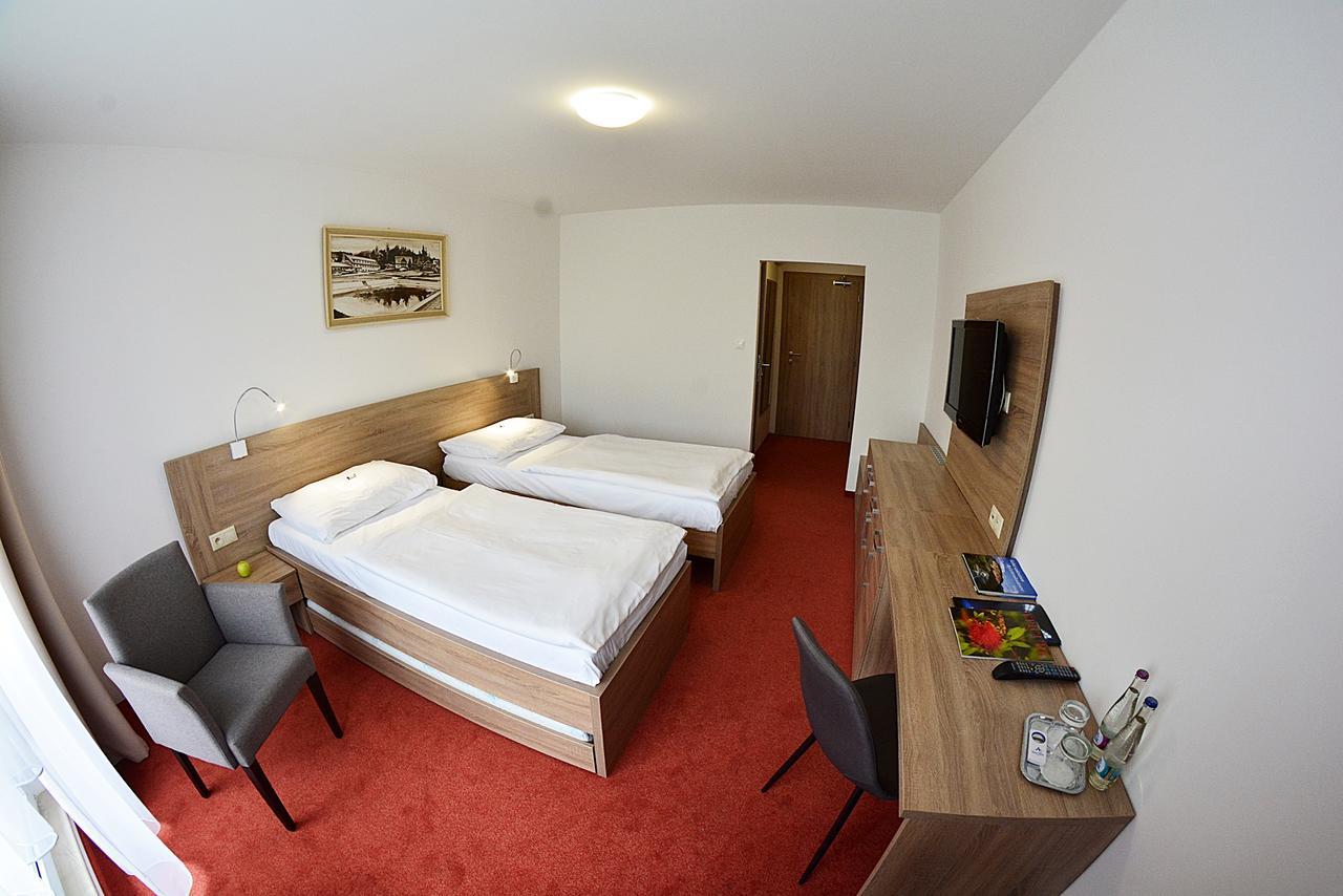 Alexandra Sport Hotel Púchov Extérieur photo