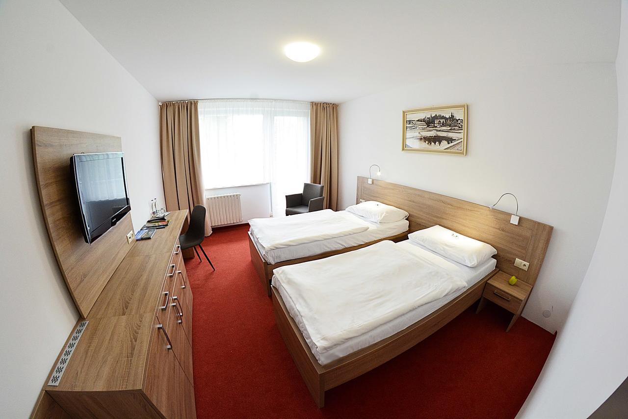 Alexandra Sport Hotel Púchov Extérieur photo